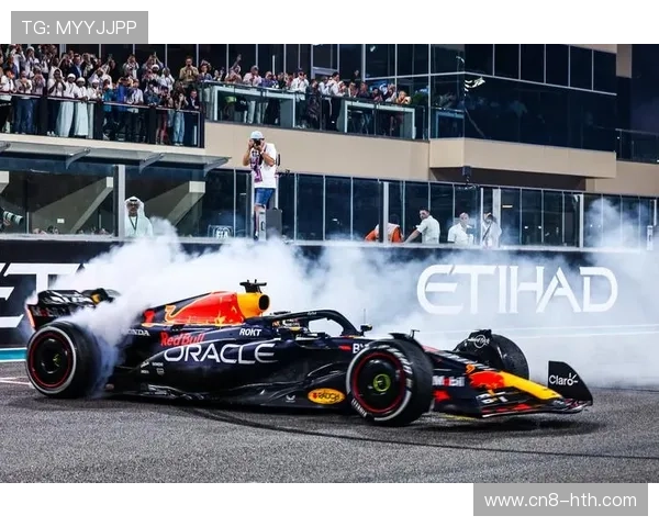 车队亚军之争白热化，法拉利、梅奔、红牛陷三分天下